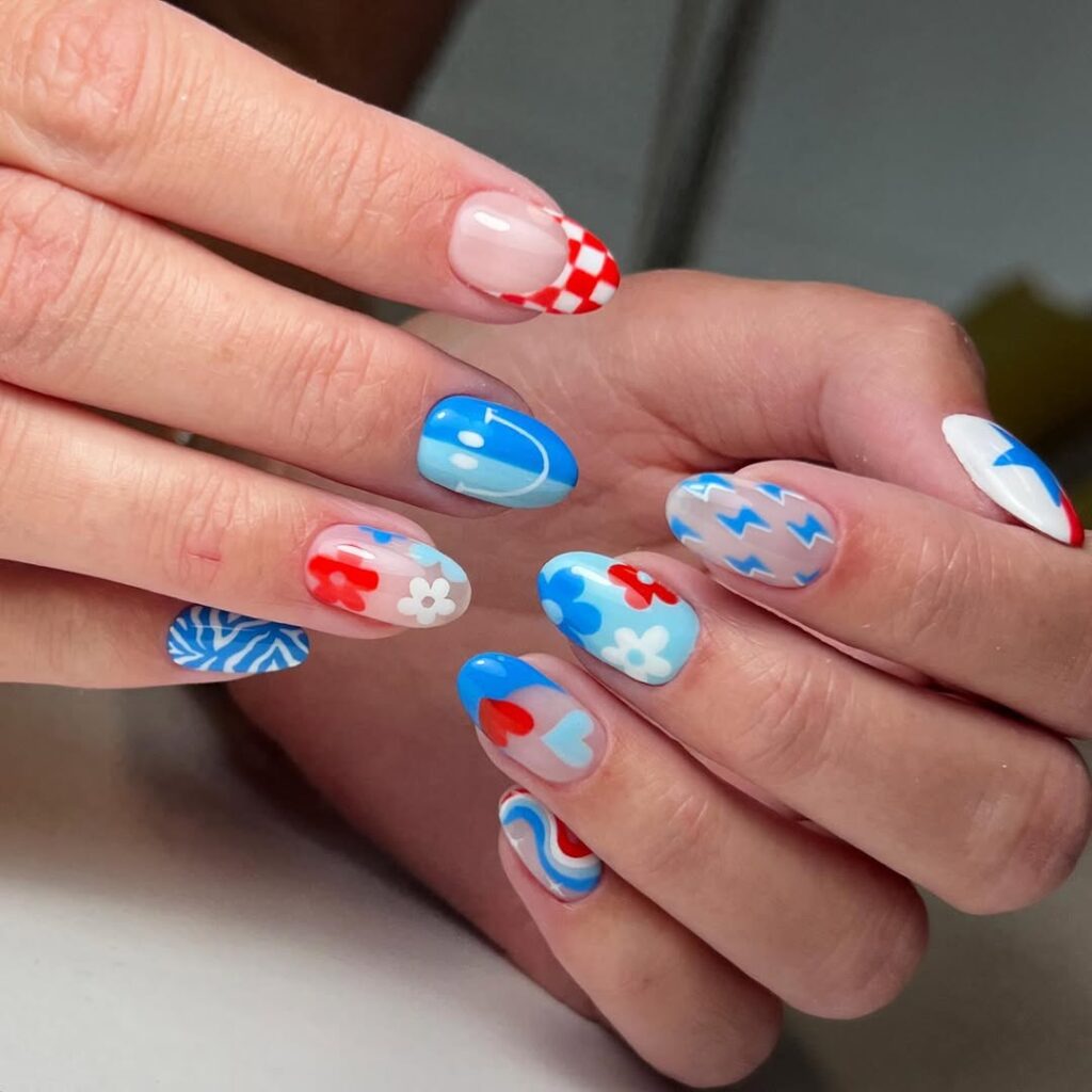 4th of July Floral Nails 