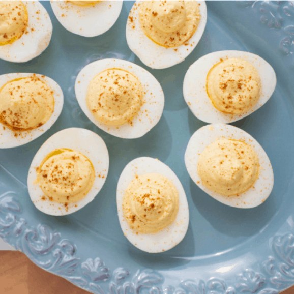 27 Easy Picnic Food Ideas (Sweet & Savory Recipes)