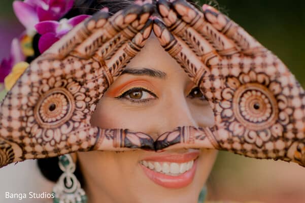 Simple & Easy Mehendi Design