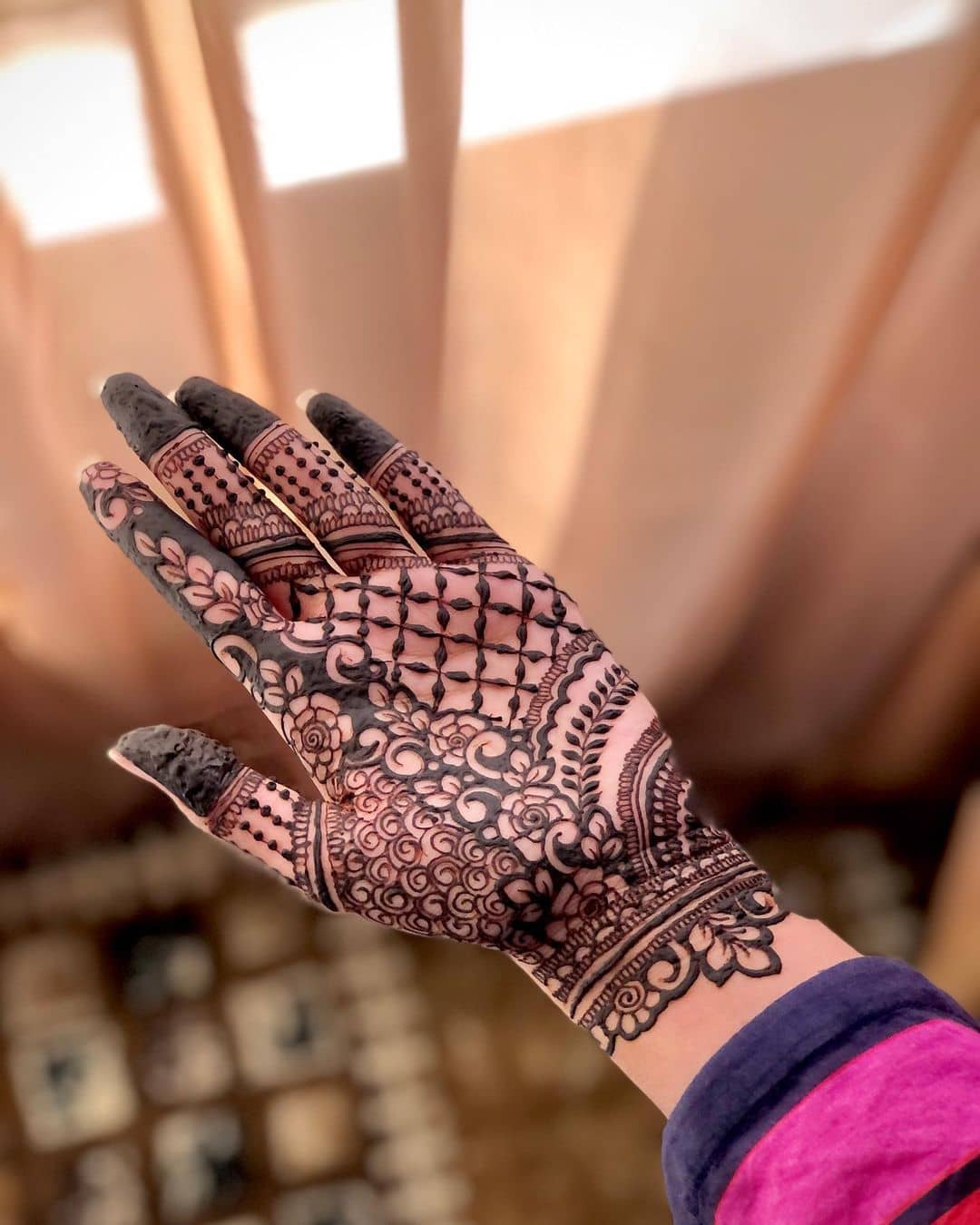 Simple & Easy Mehendi Design