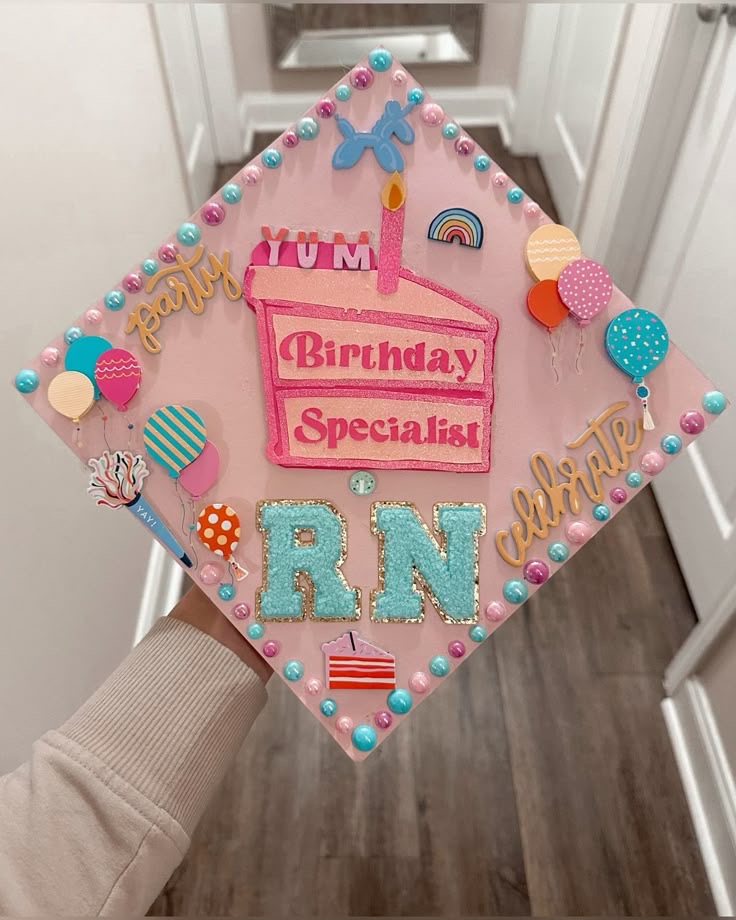 34 INSANELY CUTE NURSE GRADUATION CAP IDEAS