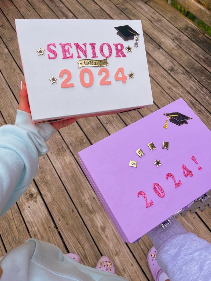 22 CUTE AND CREATIVE SENIOR BOX IDEAS TO RECREATE