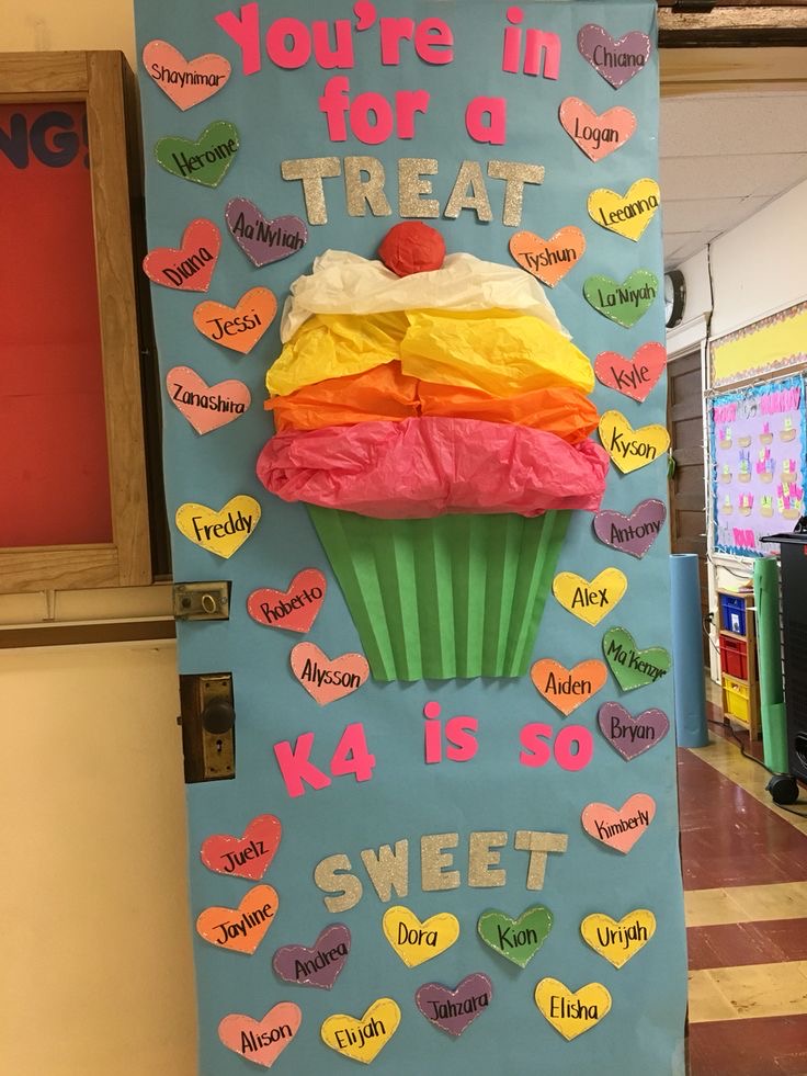 28 SUPER CUTE VALENTINES DOOR DECORATING IDEAS